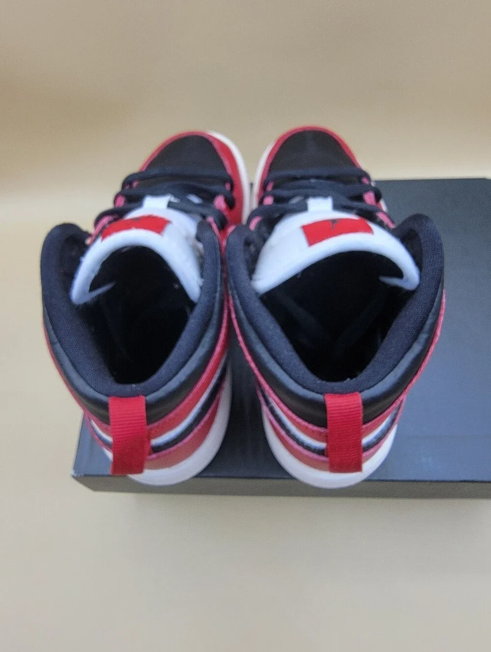2020 Nike Air Jordan 1 Mid Chicago Black Toe Little Kid's Shoes Size 13C Black